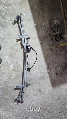 Front windshield wiper motor Mercedes Viano / Vito W639 A6398200140