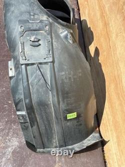 Mercedes-Benz Vito Viano W447 2015 Right Front Wheel Arch Inner Fender Liner