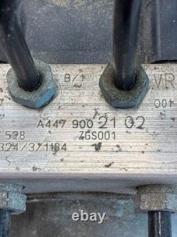Mercedes-Benz Vito Viano W447 hydraulic block / ABS control unit A4479002102